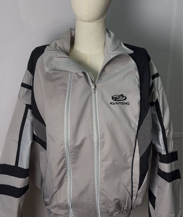 Стильные весенние куртки