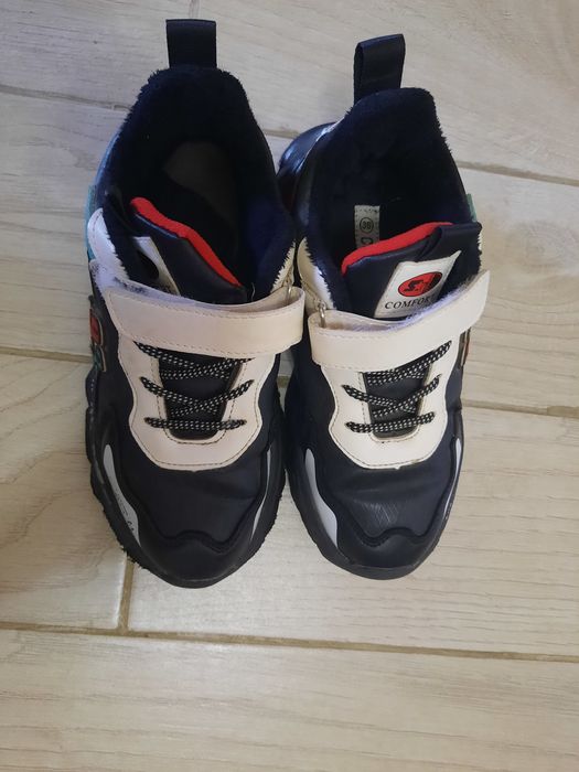 Осенние кроссовки