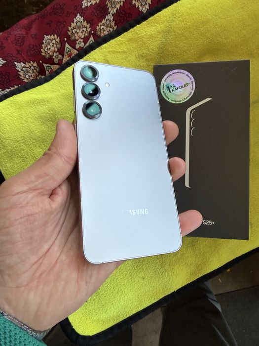 samsung s25+ pamit 12.256g holati ideal karopka dak bor oqip tel qlila