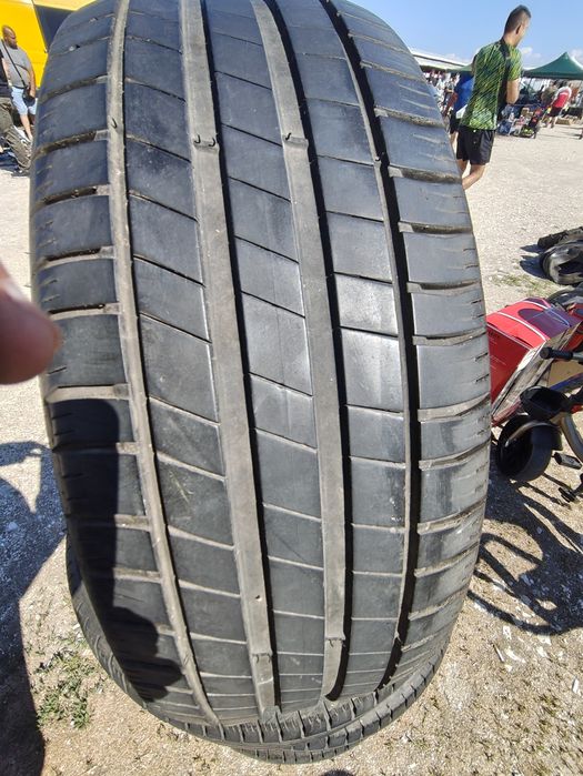 Kumho Ecsta 235/40/19