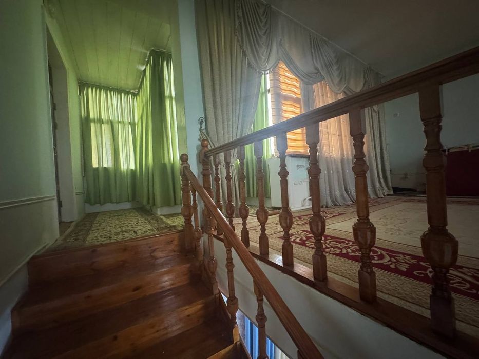 5хоналик 2,2соткли 2каватлик участок сотилади