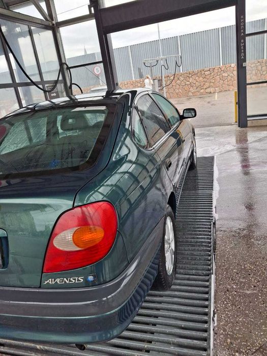 Продам тойота авенсис