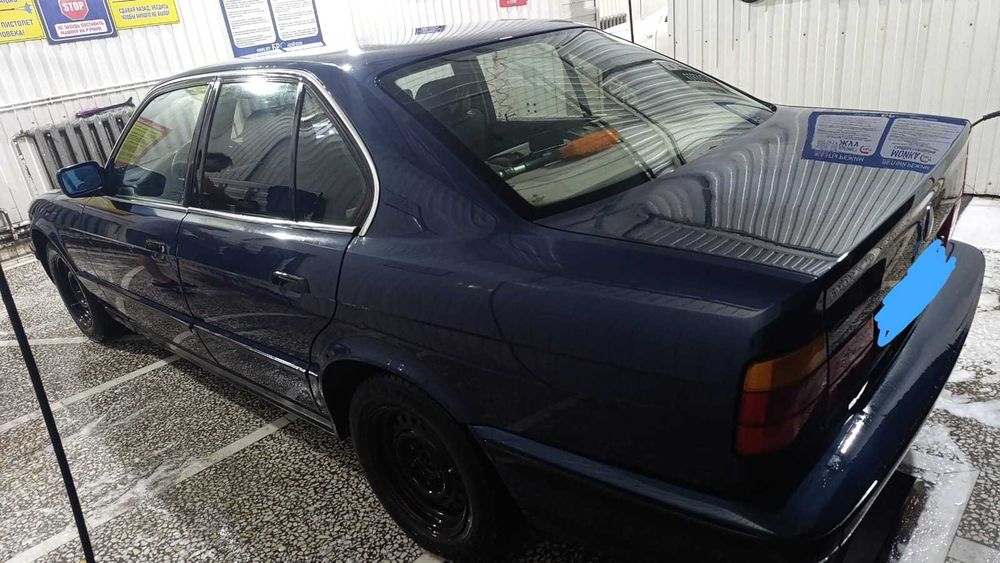 Продам машину BMW E 34 520