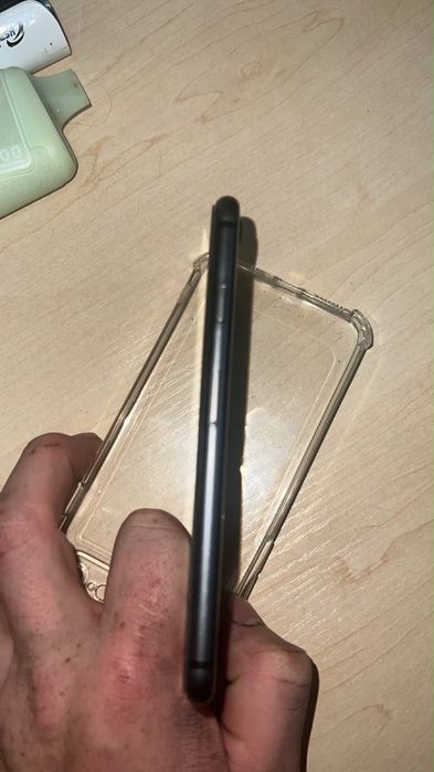 Продам айфон 8 64гб в хорошем состоянии