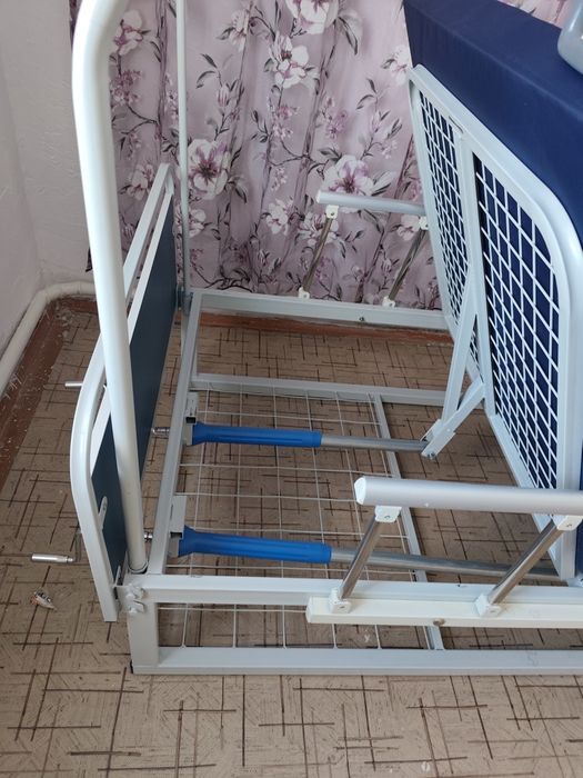 Медицинская кровать