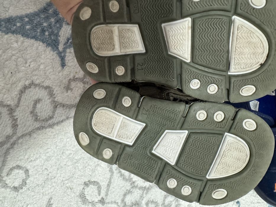 Продам сандалии