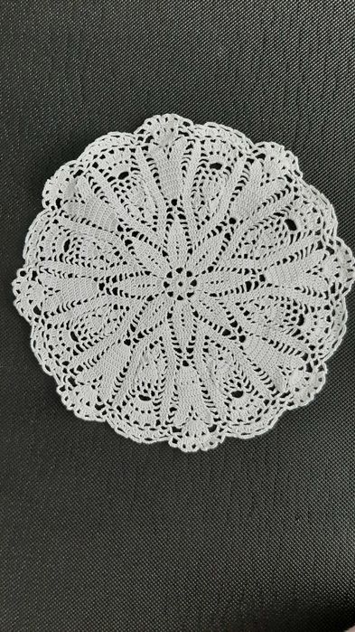 Ръчно плетени карета за маса