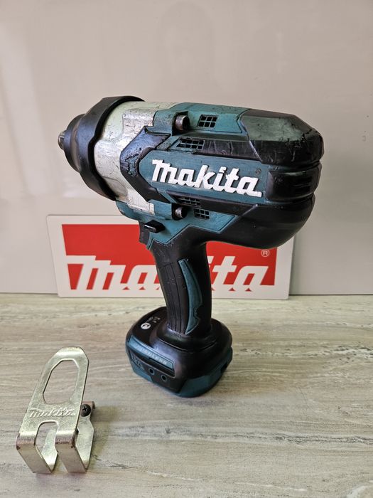Makita Гайковерт DTW1001 18V.