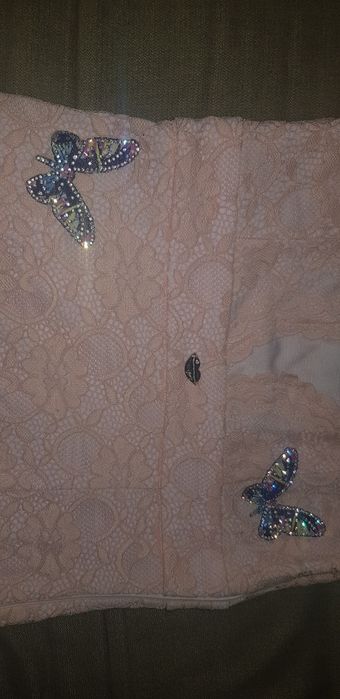 Рокля Луци безупречна