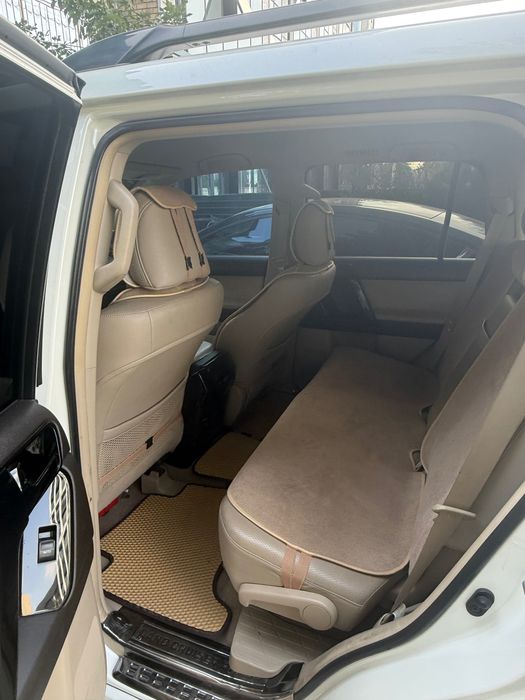 Land Cruiser Prada 150