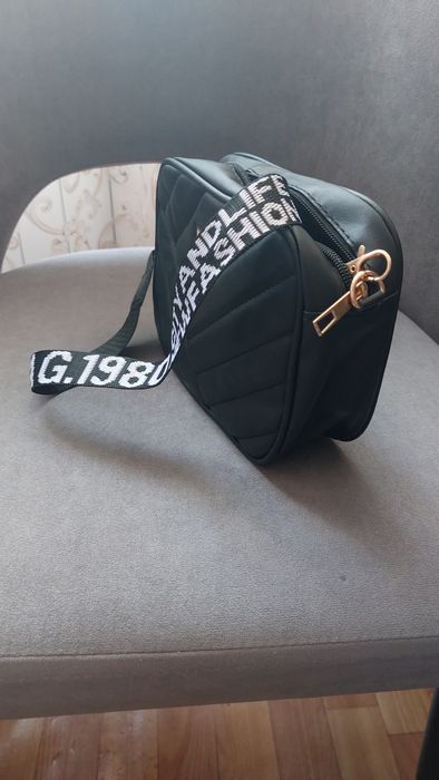 Продам женскую сумочку