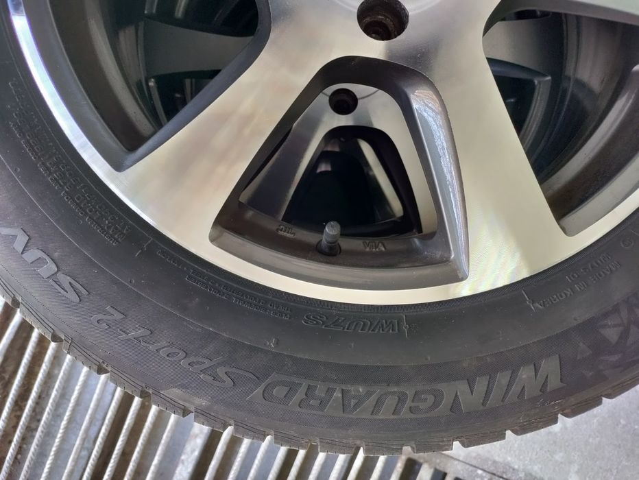 Гуми с джанти "17" 5х114.3 Nexen 225/60/17 2025г.