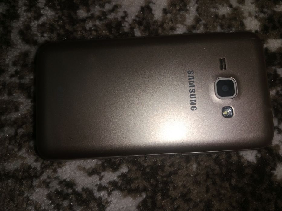 Продаётся телефон