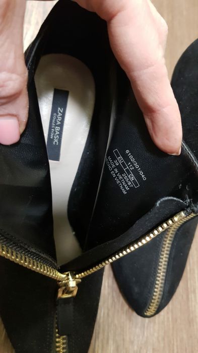 Черные замшевые ботильоны Zara