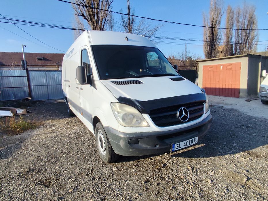 Inchiriez dubă cu sau fără șofer