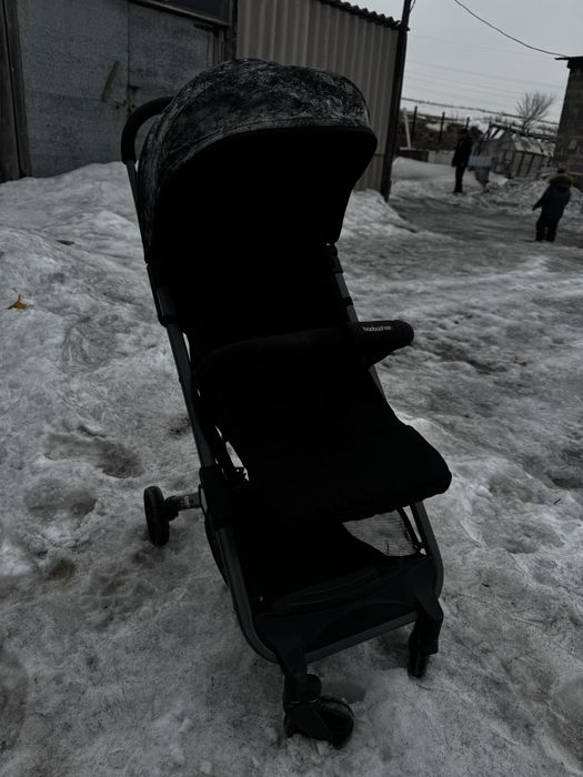 Продам прогулочную коляску