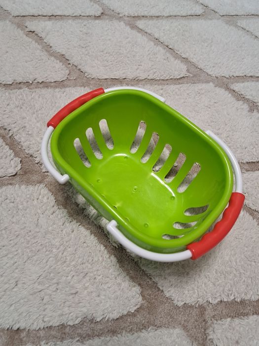 Детска дъска за гладене + ютия +две кошници за пазаруване