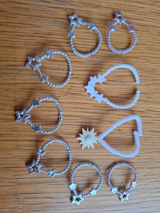 Дрехи и аксесоари за кукли Барби