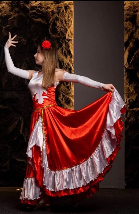 Продаю испанский костюм