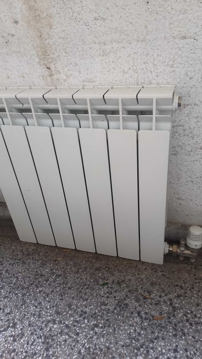 Алуминиев радиатор със седем ребра