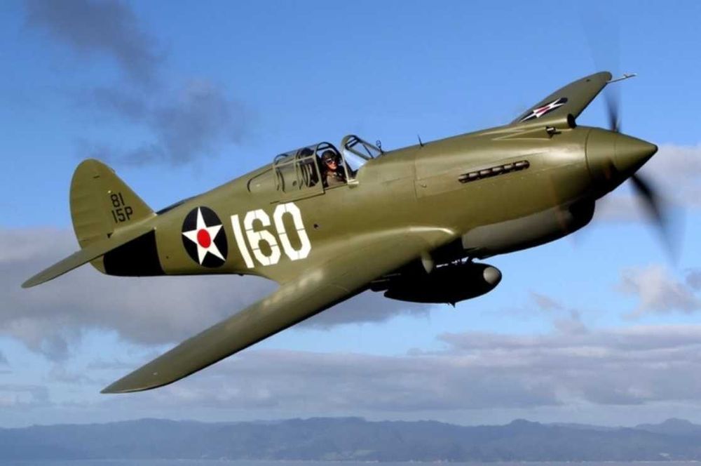 сборная модель конструктор самолёт Томагавк 1/72 Англия СССР!