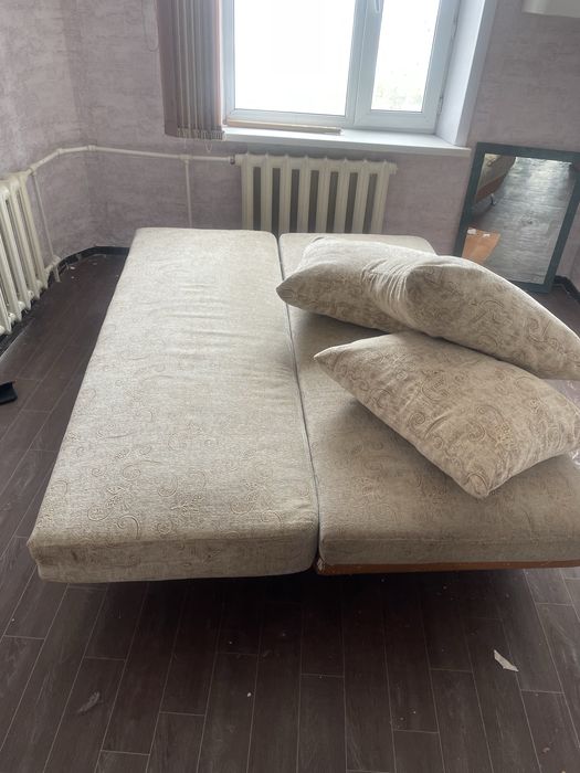 продам диван угловой