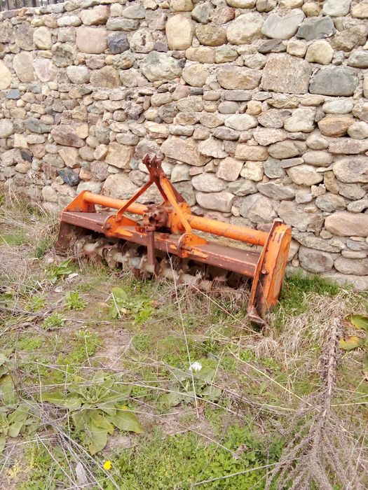 Трактор със инвентар