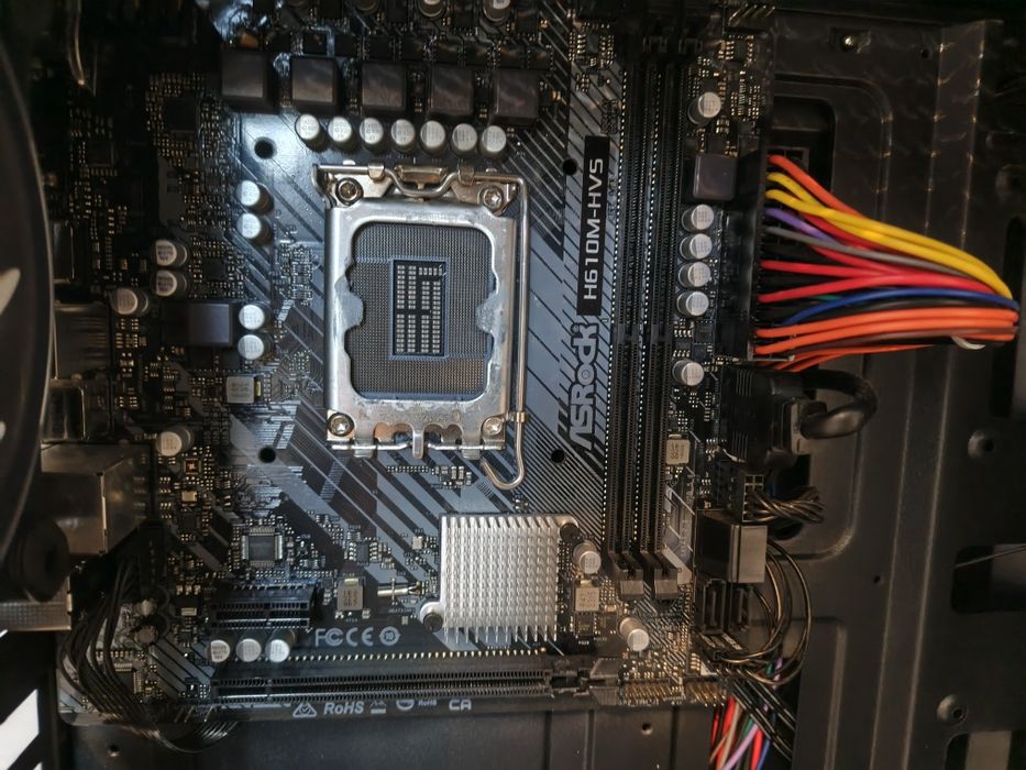 Продам корпус и мат плату