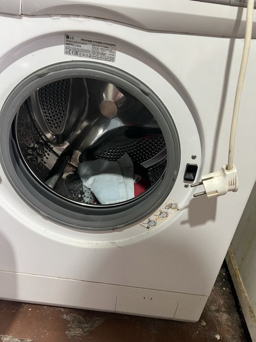 Стиралка   автомат    LG  6 кг айби йук яхши ишлайди