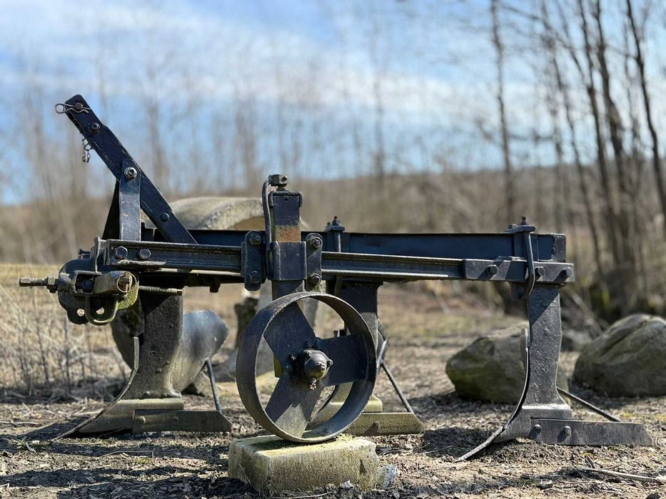 Plug românesc 3 trupițe –pentru tractor U445