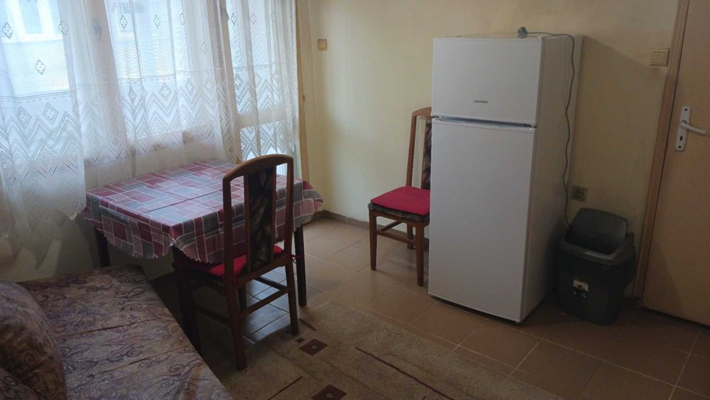 Дава се под наем Едностаен апартамент в Варна, Бизнес парк Варна - 45 кв.м за 250 € - Снимка #1