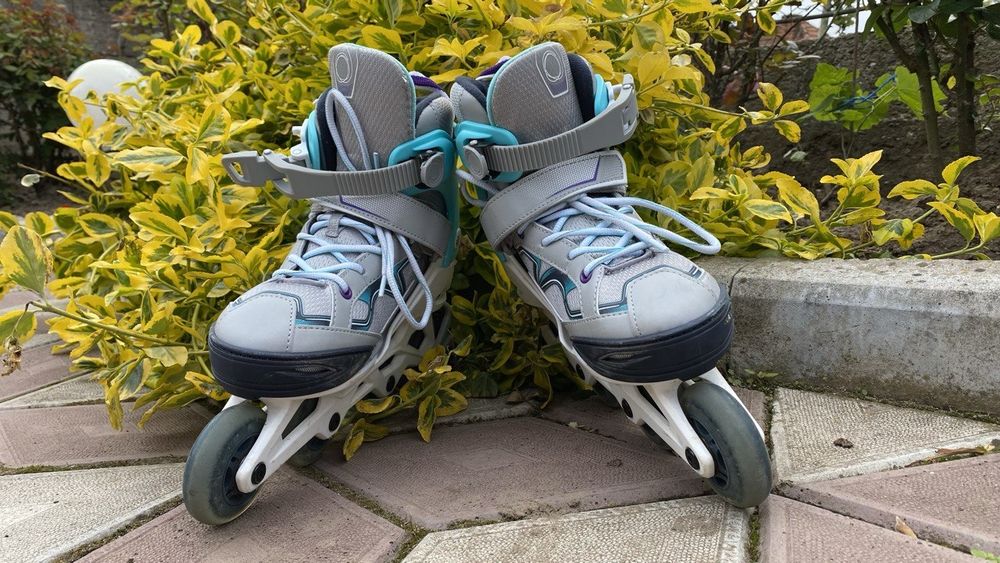 Role Oxelo 35-38 plus casca și cotiere, genunchiere