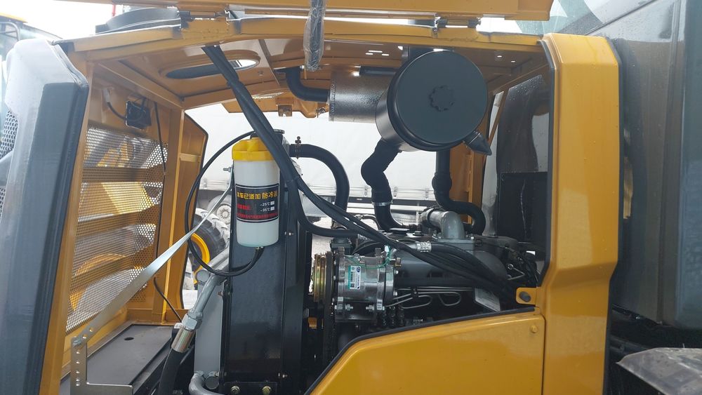 Фронтальный погрузчик 1.5 кублик 160 от кучи