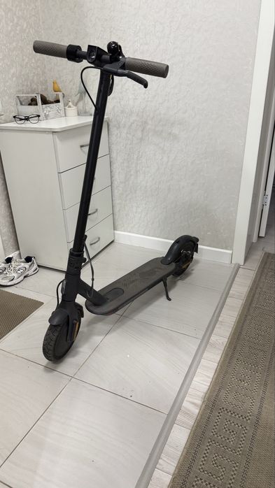 Продаю электросамокат Xiaomi