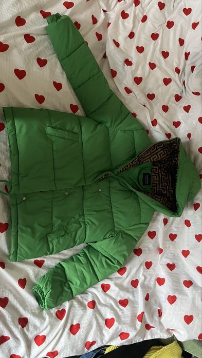 Продам куртку женскую