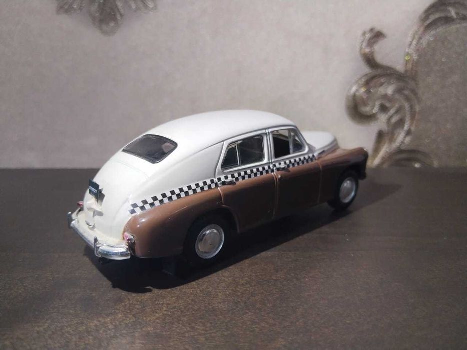 Модель советского автомобиля ГАЗ М-20 «Побе́да»