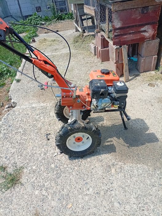 Vând motocultor 8,5 cp  nou pe benzina
