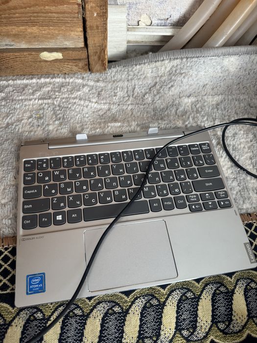 Lenovo netbook 2в1 планшет экран сенсорный