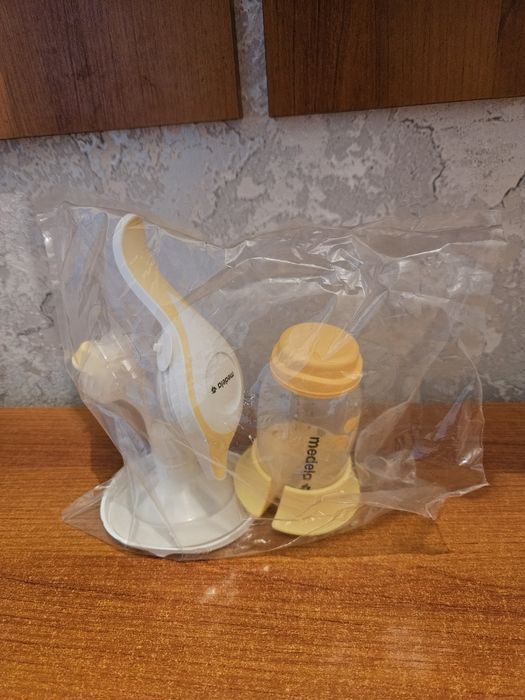 Молокоотсос Medela Harmony