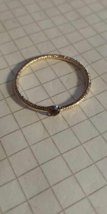 Златен пръстен с рубин