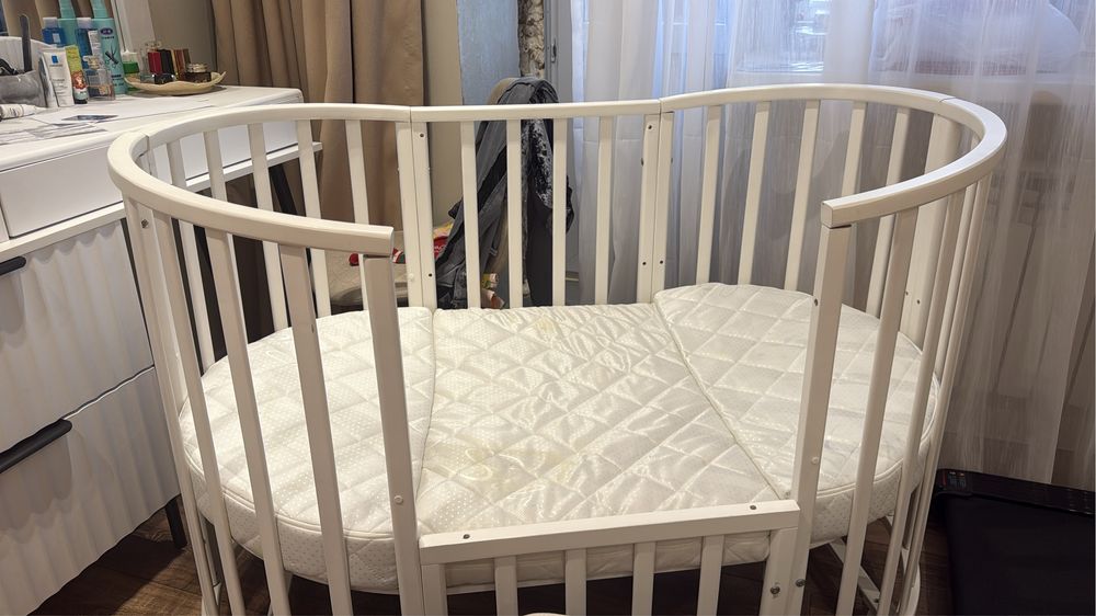 Кровать детская 3 в 1. С матрасом. Все детали имеются.