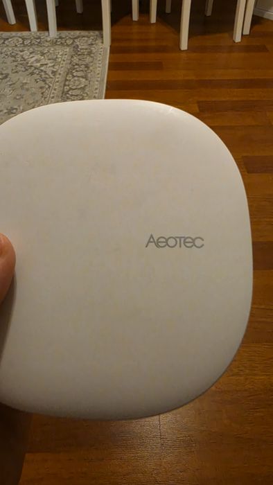 Aeotec Smart Home Hub V3 – Zigbee + Z-Wave Plus – stare foarte bună