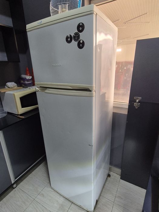 chotki ishlab turgan holodilnik buyi 175 smlik