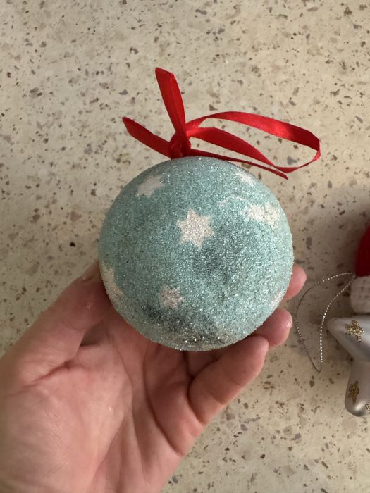 Коледни играчки