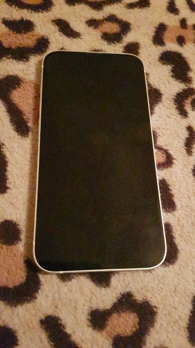 Vând sau schimb iphone 13