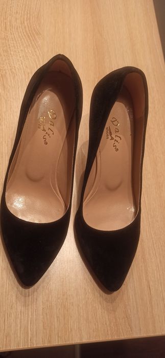 Обувки 36 черни класически кадифе