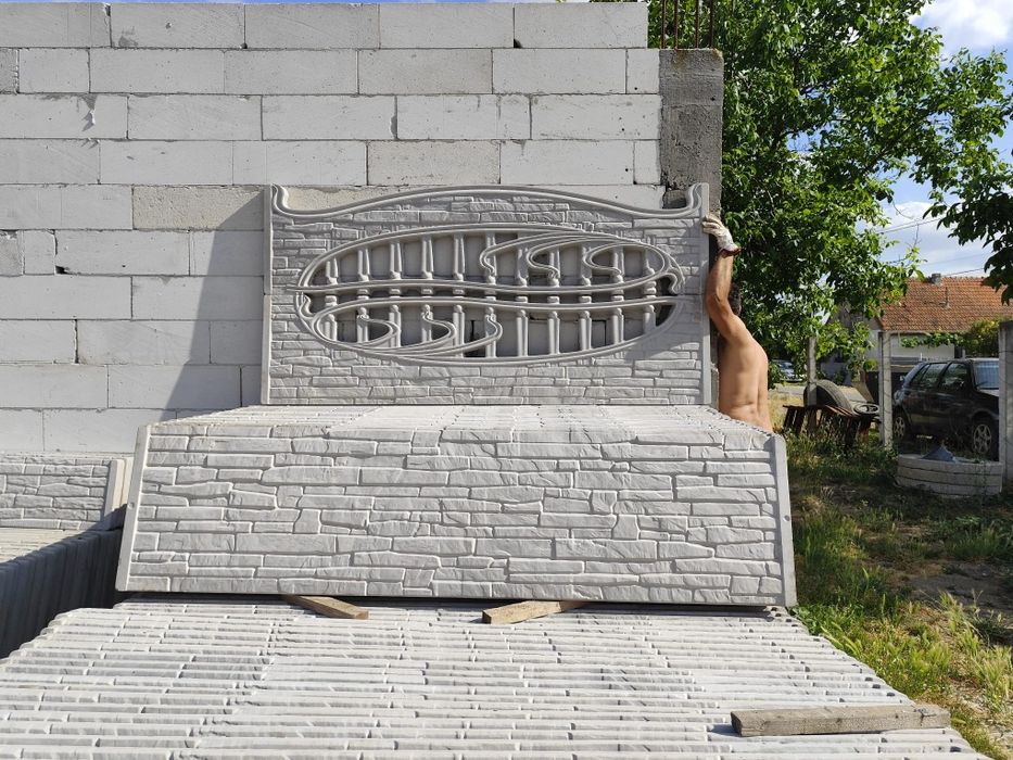 Vând gard din beton