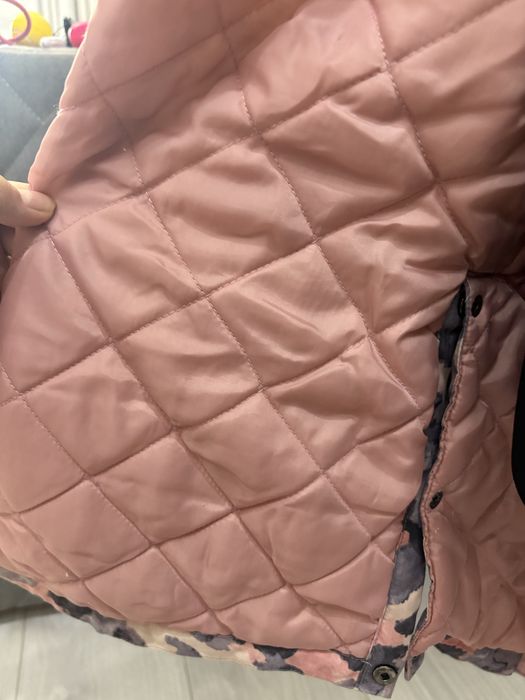 Продам весению детскую куртку