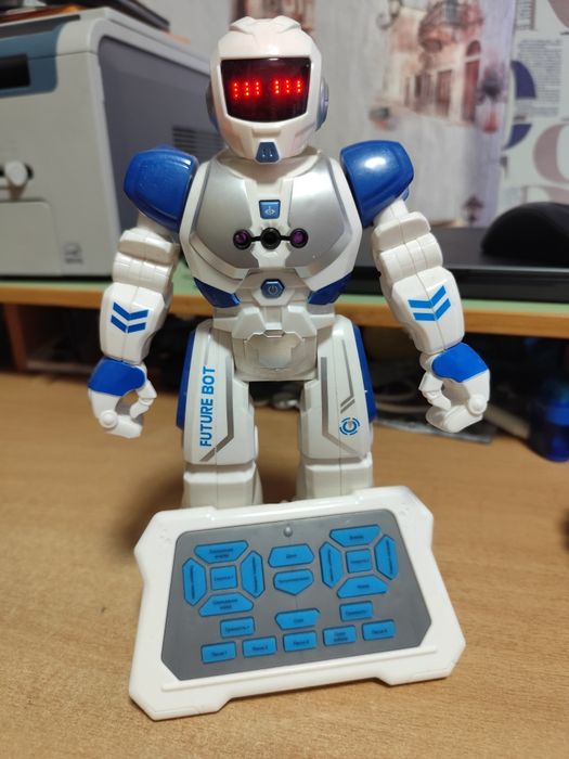 Робот на русском языке