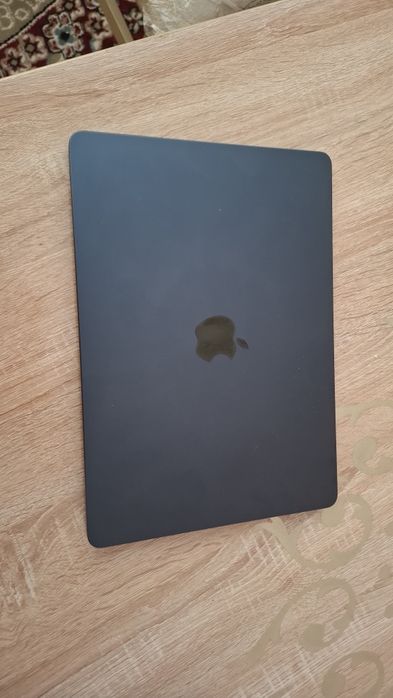 MacBook Air M2 —  16GB RAM, 256GB SSD, Yangi holat